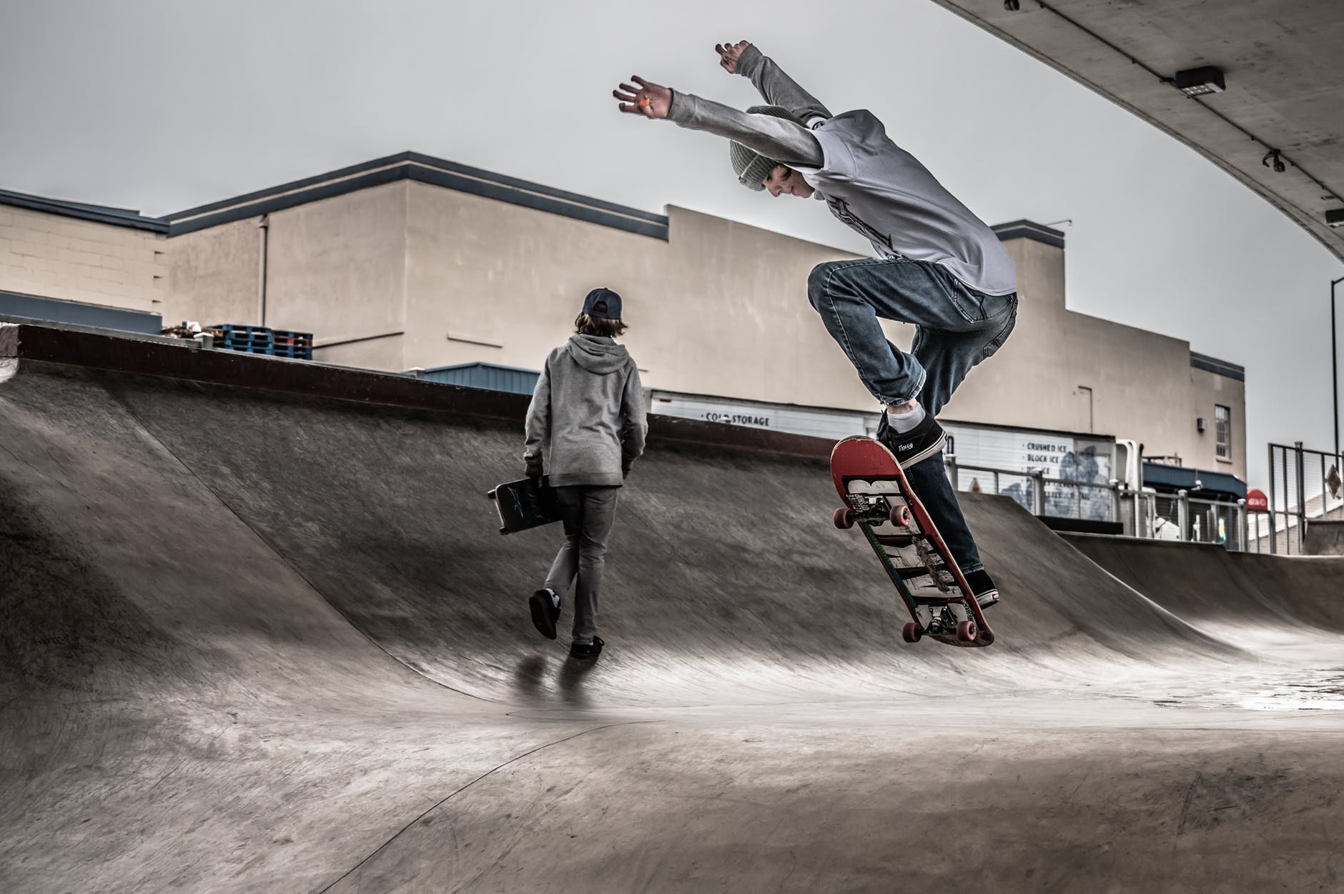 TIPS FOR CHOOSING THE RIGHT SKATEBOARDS FOR CRUISING TIPS FOR CHOOSING THE RIGHT SKATEBOARDS FOR CRUISING